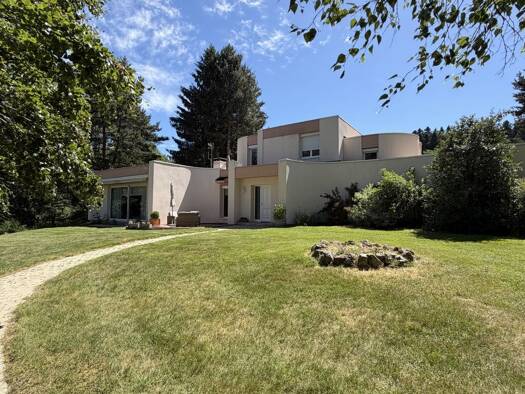Maison à vendre 448 000 € 6 pièces 4 chambres 214 m² 6 325 m² de terrain Marlhes 42660