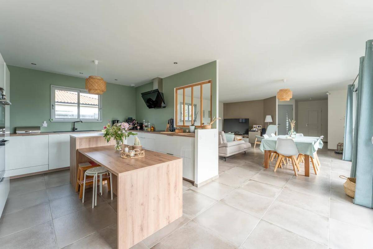 Maison à vendre, 196m², CAMBLANES ET MEYNAC