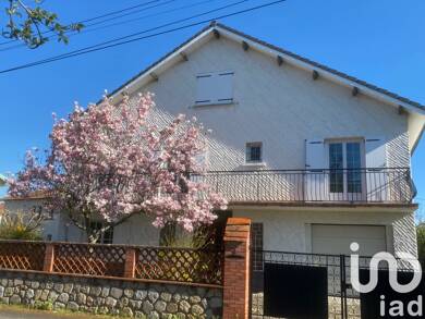 Maison à vendre 248 000 € 8 pièces 7 chambres 175 m² 569 m² de terrain Sud Ouest Issoire 63500