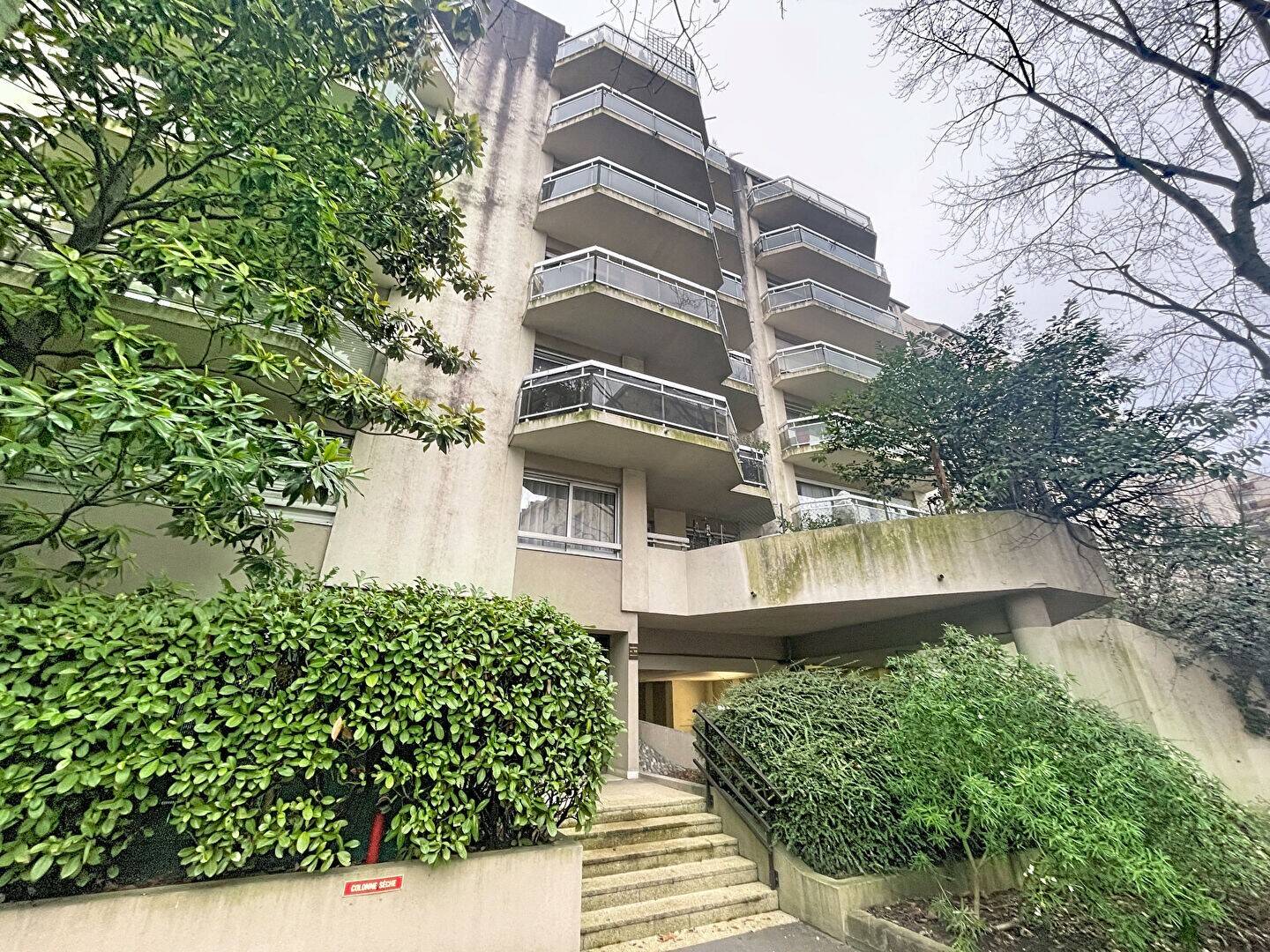 Maison à louer, 17m², COURBEVOIE