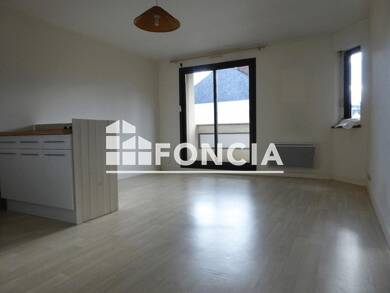 Appartement à louer 365 € 1 pièce 29 m² 1er étage Avesnières Laval 53000