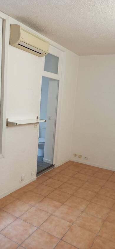 Appartement à louer 575 € 1 pièce Bordeaux 33000