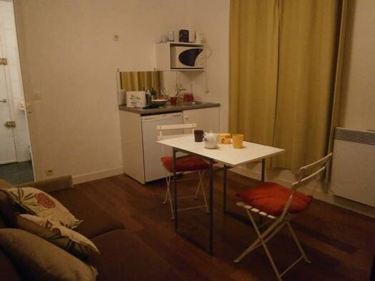Appartement à louer - logement étudiant 650 € 1 pièce 15 m² 2ème étage Paris 2ème 75002