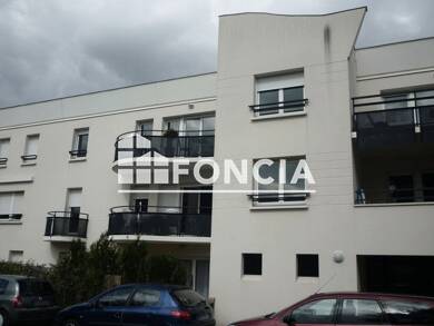Appartement à louer 860 € 3 pièces 2 chambres 51,8 m² RDC/4 Capucins-Saint Michel-Nansouty-Saint Genès Bordeaux 33800