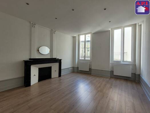 Appartement à louer 455 € 2 pièces 1 chambre 43 m² 1er étage Centre Ancien Foix 09000