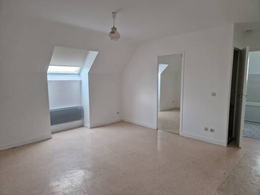 Appartement à louer 520 € 3 pièces 2 chambres 48 m² Étage 2/2 Villemandeur 45700