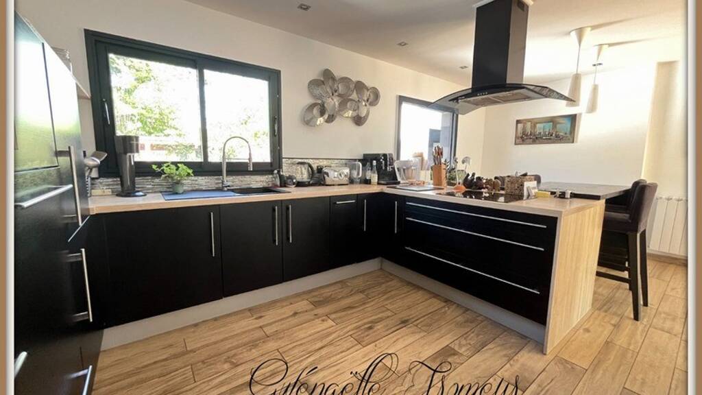 Maison à vendre 663 000 € 12 pièces 4 chambres 230 m² 1 807 m² de terrain Armorique Plougastel-Daoulas 29470