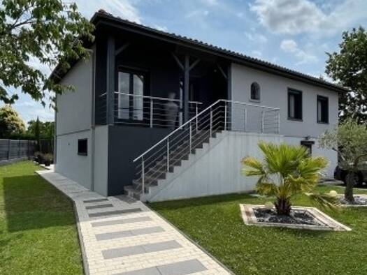 Maison à vendre 412 000 € 5 pièces 3 chambres 178 m² 820 m² de terrain Sud Bassens 33530