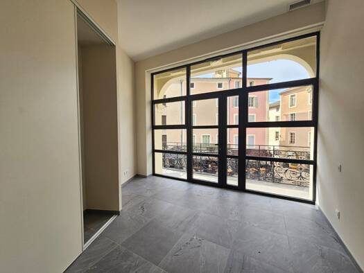 Appartement à louer 915 € 4 pièces 2 chambres 83,2 m² 1er étage Gironde-Cabrieres-Boisfeuillet-Lampourde Orange 84100