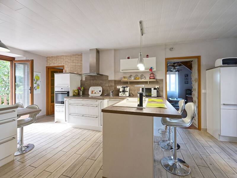 Maison à vendre, 215m², YENNE