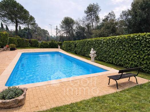 Maison de plain-pied à vendre 750 000 € 4 pièces 3 chambres 119 m² 1 574 m² de terrain Valbonne 06560