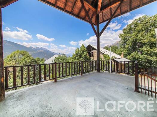 Appartement à vendre 124 000 € 3 pièces 2 chambres 40 m² Étage 1/3 Risoul 05600