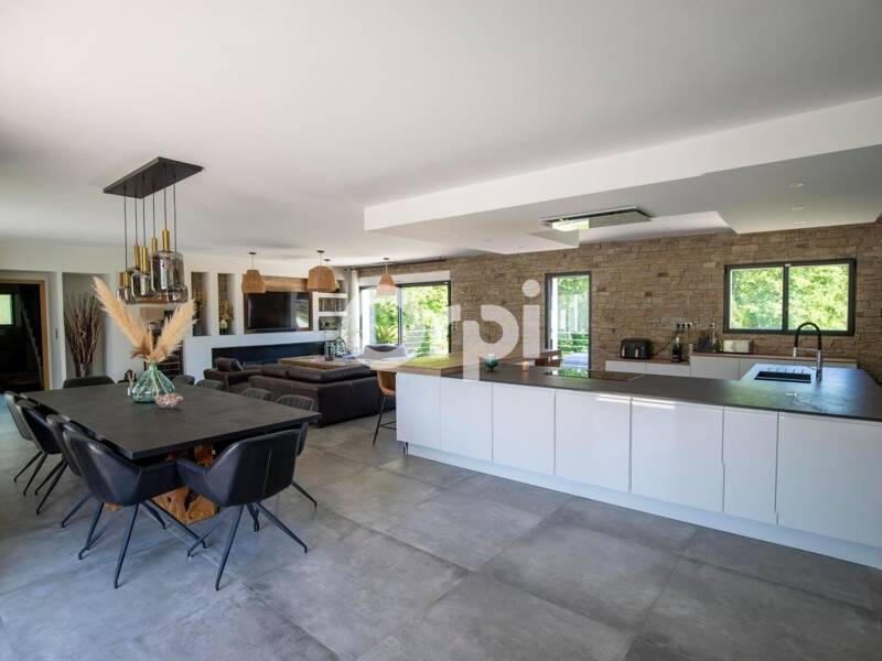 Maison à vendre, 260m², CONDAT SUR VIENNE