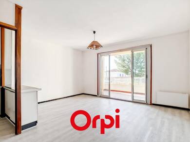 Appartement à louer 770 € 2 pièces 1 chambre 40,1 m² Sud Ouest Bandol 83150