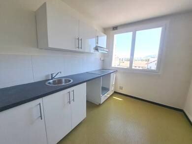 Appartement à louer 565 € 2 pièces 1 chambre 37,8 m² Étage 2/4 A. Duclos Clermont-Ferrand 63000