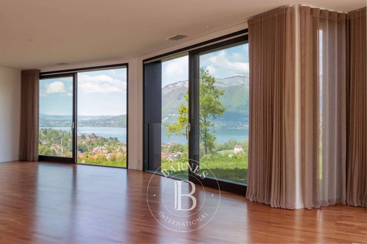 Maison à vendre, 330m², SEVRIER