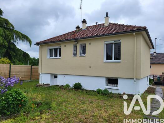 Maison à vendre 169 000 € 3 pièces 2 chambres 52 m² 686 m² de terrain Champs-Complexe Agricole Châlons-en-Champagne 51000