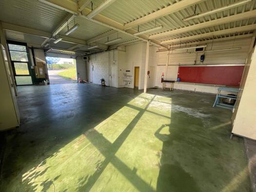 Local commercial à louer 2 200 € 295 m² de surface de vente Saint-Germain-de-la-Grange 78640