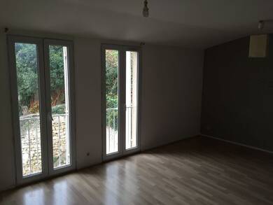 Appartement à louer 455 € 1 pièce 42 m² Dernier étage, Étage 2/2 Angouleme 16000