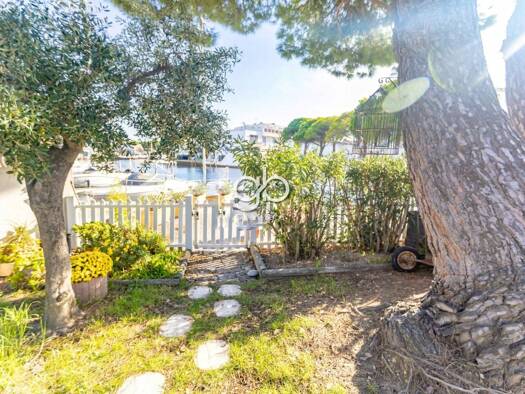 Appartement à vendre 800 000 € 4 pièces 3 chambres 100 m² RDC Sud Le Grau-du-Roi 30240
