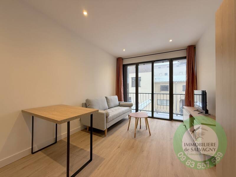 Maison à louer, 28m², LA TOUR DE SALVAGNY