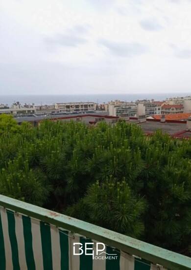 Appartement à louer 1 100 € 2 pièces 59 m² 4ème étage Nice 06000