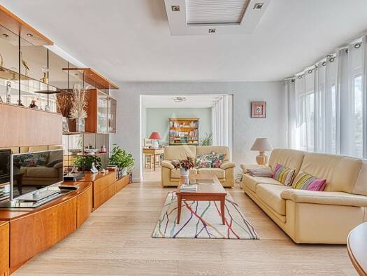 Duplex à vendre 358 600 € 6 pièces 4 chambres 125 m² Étage 3/7 Madeleine-Saint Léonard-Justices Angers 49000