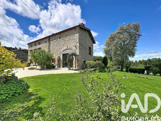 Maison à vendre 420 000 € 9 pièces 4 chambres 244,75 m² 3 423 m² de terrain Grandval 63890