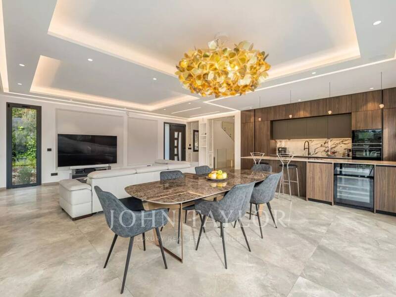 Maison à vendre, 220m², VALBONNE