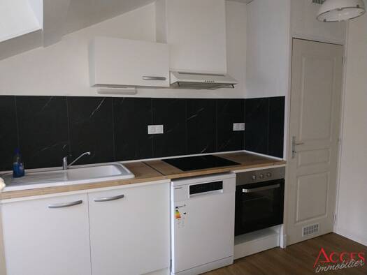 Appartement à louer 510 € 3 pièces 2 chambres 53 m² Étage 2/2 Ouest Saint-Junien 87200