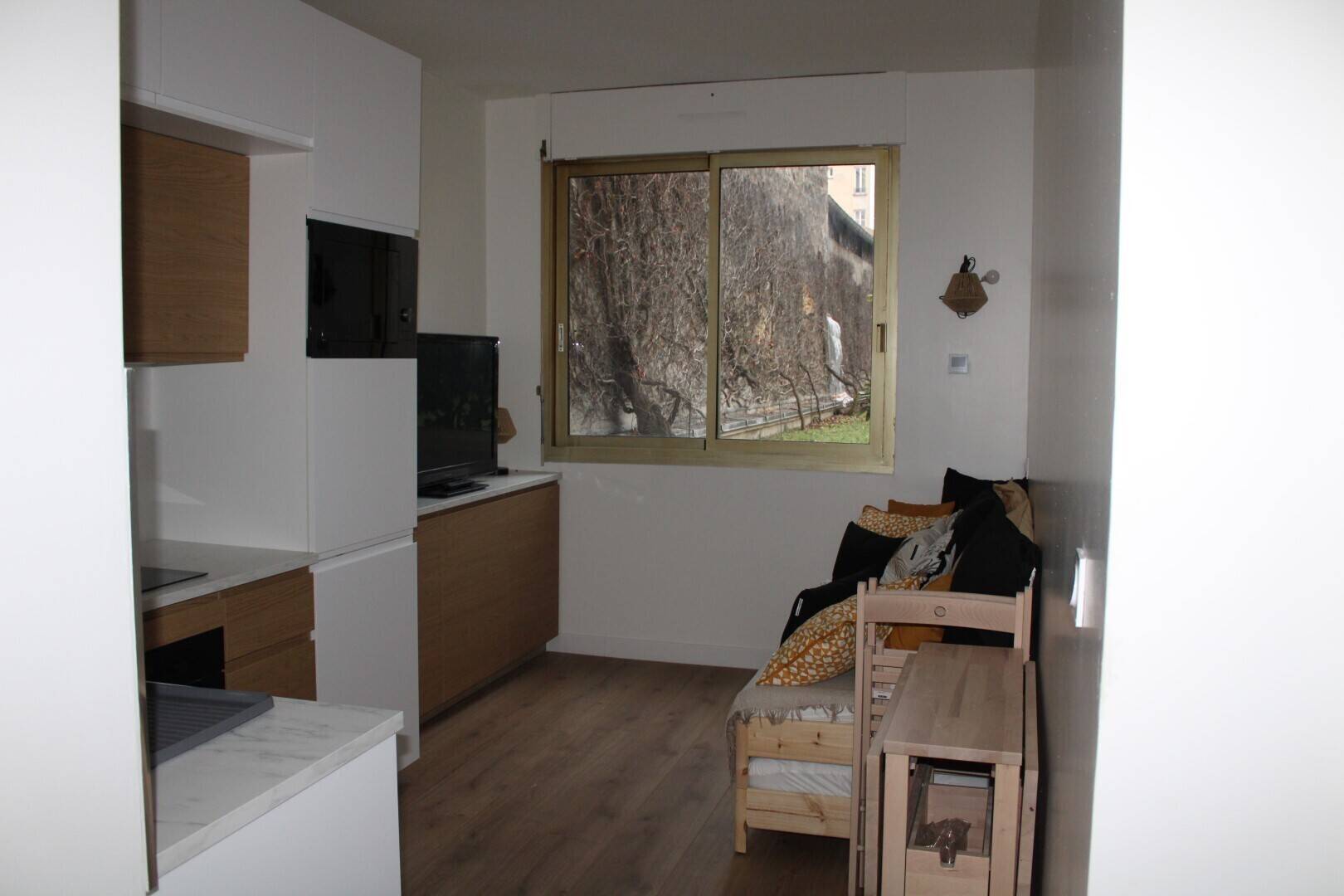 Maison à louer, 18m², LEVALLOIS PERRET
