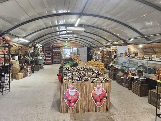 Local commercial à vendre 370 000 € 100 m² de surface de vente Est Lorgues 83510