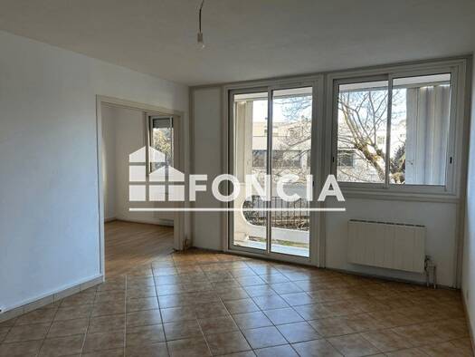 Appartement à louer 744 € 4 pièces 2 chambres 79 m² Étage 2/6 Centre-Marcadieu-Marne Tarbes 65000