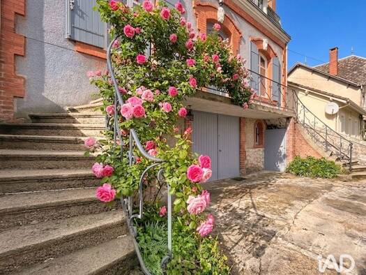 Maison à vendre 169 000 € 6 pièces 5 chambres 137 m² 518 m² de terrain Sud Montpon-Ménestérol 24700