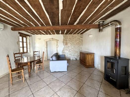 Appartement à louer 800 € 3 pièces 2 chambres 66 m² RDC Tavel 30126