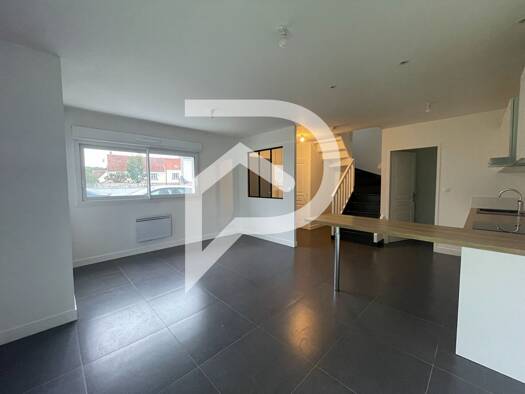 Maison à louer 1 250 € 4 pièces 3 chambres 74 m² 50 m² de terrain Varreddes 77910