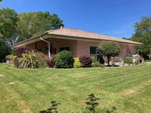 Maison de plain-pied à vendre 412 000 € 4 pièces 3 chambres 120 m² 1 502 m² de terrain Saint-Laurent-de-Gosse 40390