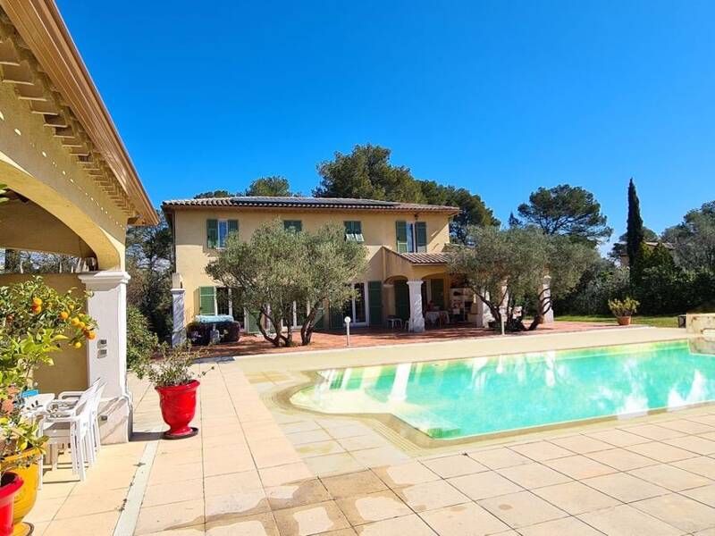 Maison à vendre, 218m², LE CANNET DES MAURES