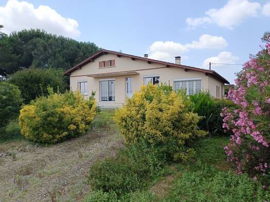 Maison de plain-pied à vendre 160 000 € 5 pièces 4 chambres 110 m² 10 038 m² de terrain Magnan 32110