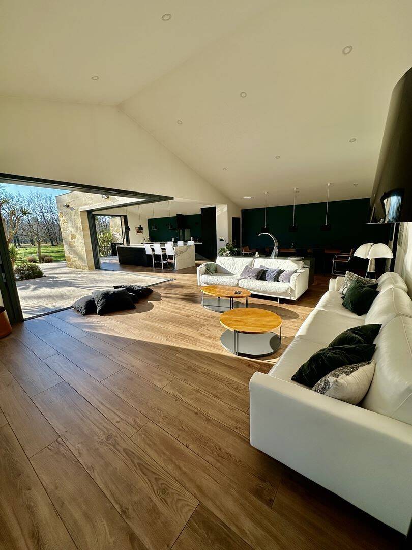 Maison à vendre, 200m², GRAYAN ET L'HOPITAL