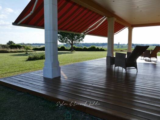 Maison à vendre 395 000 € 5 pièces 4 chambres 167 m² 5 689 m² de terrain Montendre 17130