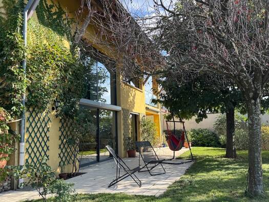 Maison à vendre de 1.1M à 1.7M € 8 pièces 5 chambres 242 m² 1 773 m² de terrain Sainte-Foy-lès-Lyon 69110