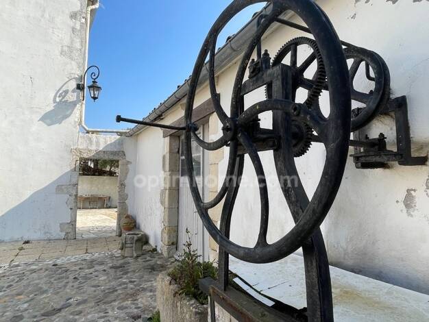 Maison à vendre 980 000 € 7 pièces 4 chambres 180 m² 1 440 m² de terrain Laleu-La Pallice La Rochelle 17000