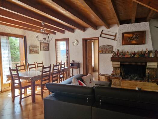 Maison à vendre 275 000 € 5 pièces 4 chambres 92 m² 683 m² de terrain Montclar 04140