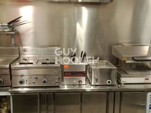 Boutique à vendre Fonds de commerce 102 000 € 90 m² de surface de vente Estrées-Saint-Denis 60190