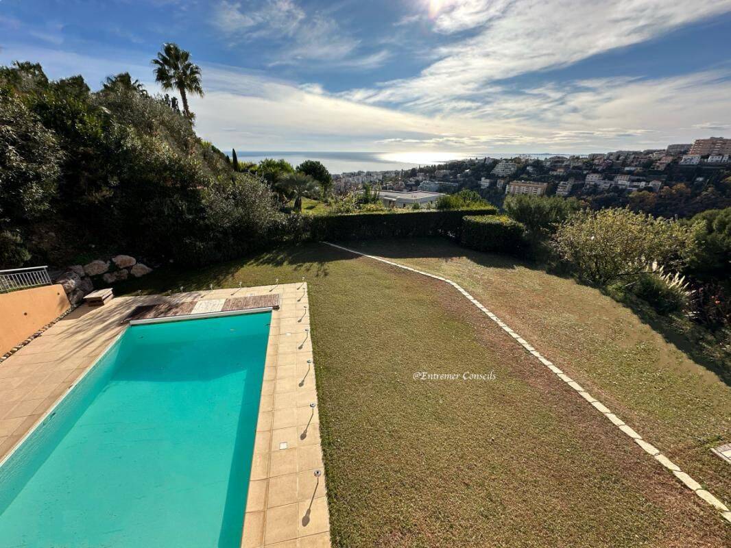Maison - Nice - 200m² — 1