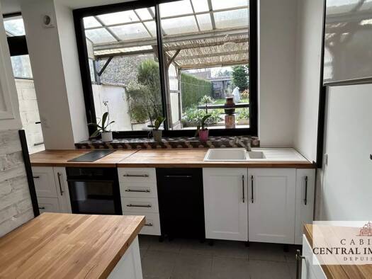 Maison à louer 810 € 5 pièces 4 chambres 98,3 m² 364 m² de terrain Romilly sur Seine-Nord Est Romilly-sur-Seine 10100