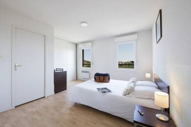 Appartement à louer 2 280 € 1 pièce 33 m² RDC Gerzat 63360