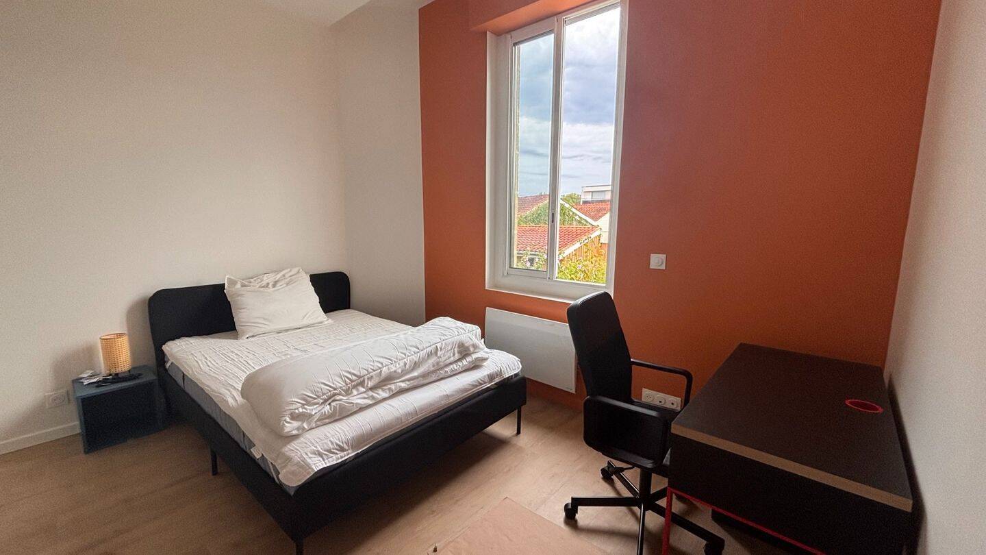 CHAMBRE MEUBLEE AVEC SALLE D'EAU COLIVING — 1