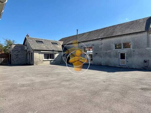 Immeuble à vendre 265 000 € 395 m² Fargniers Tergnier 02700
